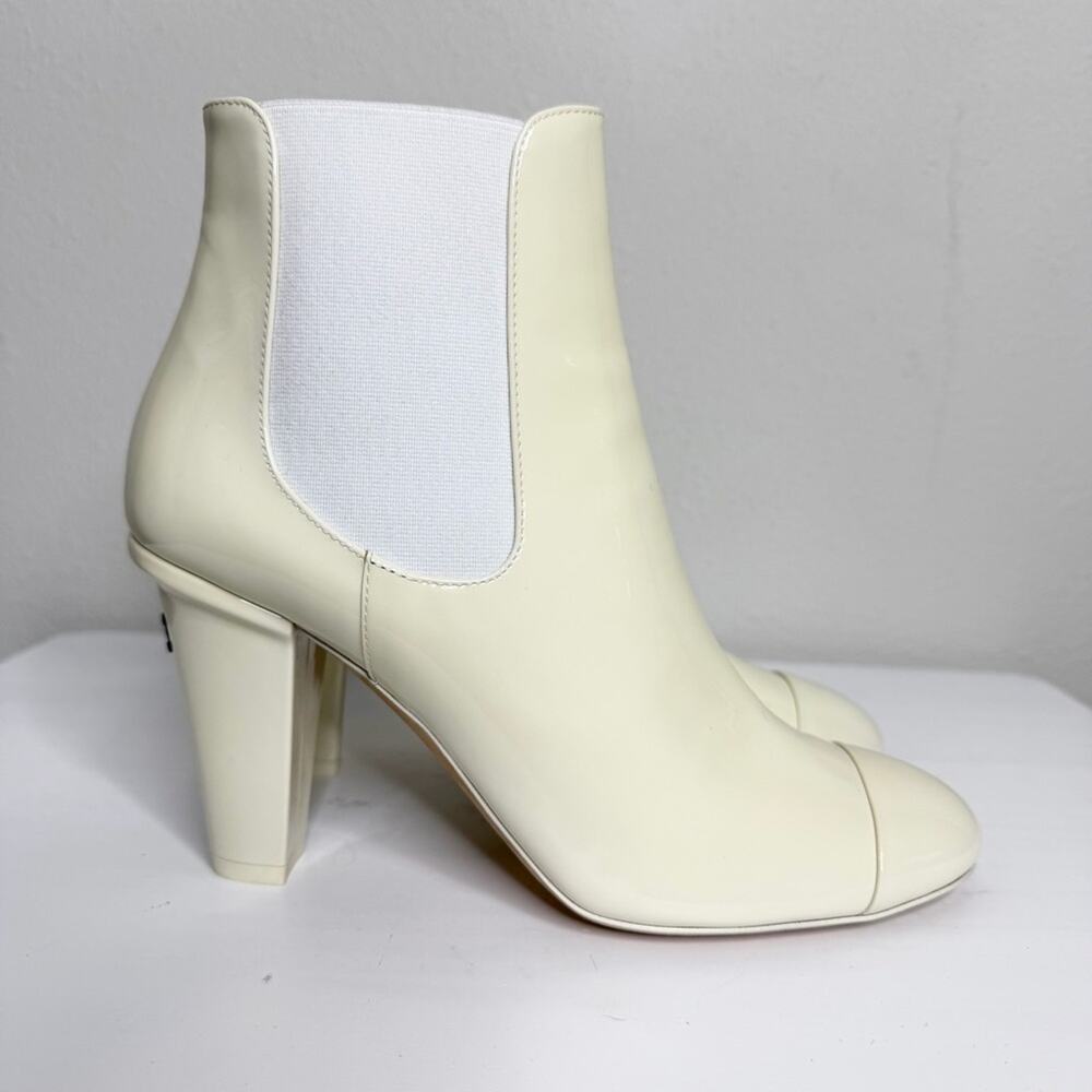Chanel 2022 Interlocking CC Logo Chelsea Ankle Boots Size 37 - Picture 7 of 15